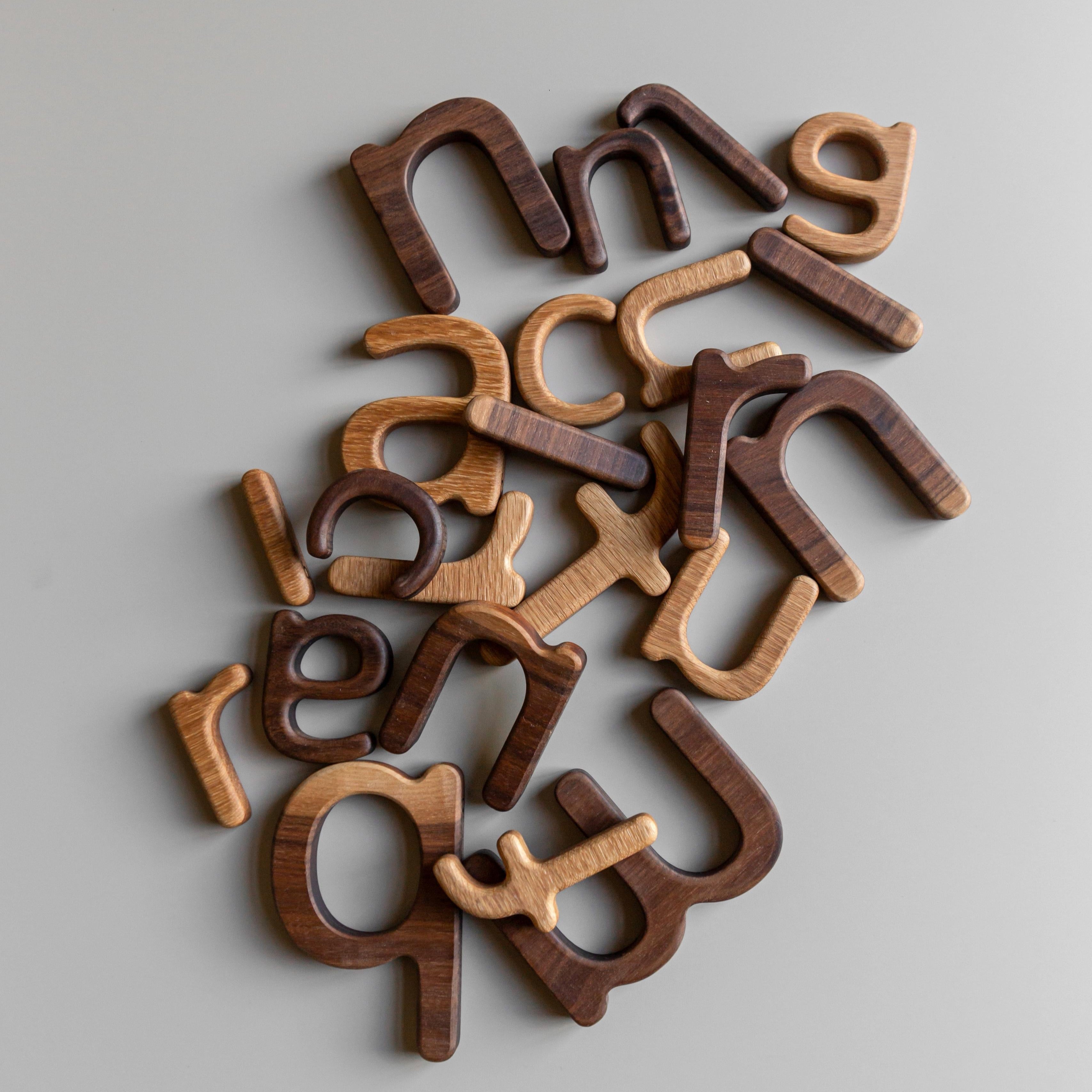 Houten letter walnoot of eiken maat Small