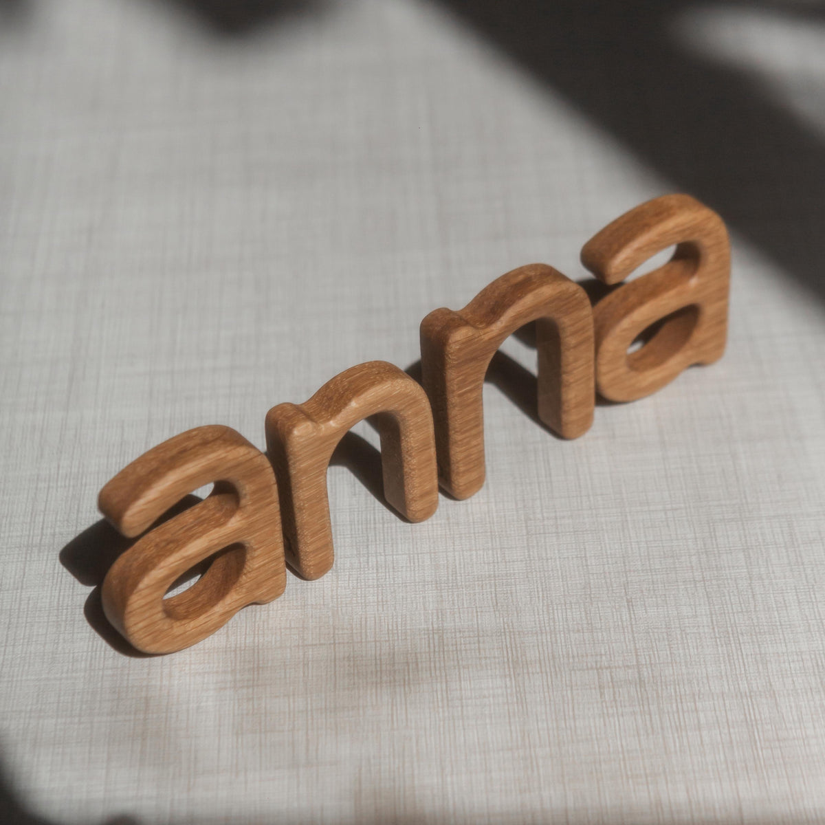 Naam ANNA van houten letters eikenhout moderne stijl