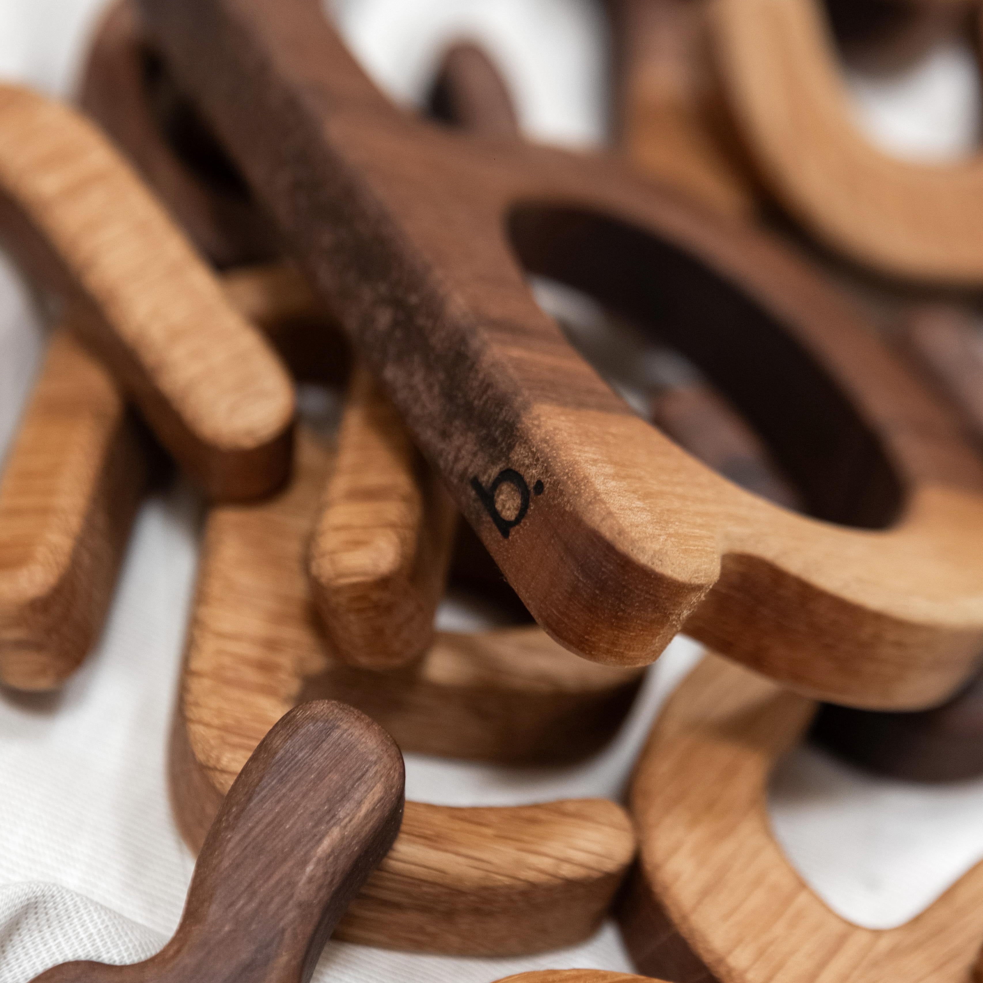 Houten letter walnoot of eiken maat Small